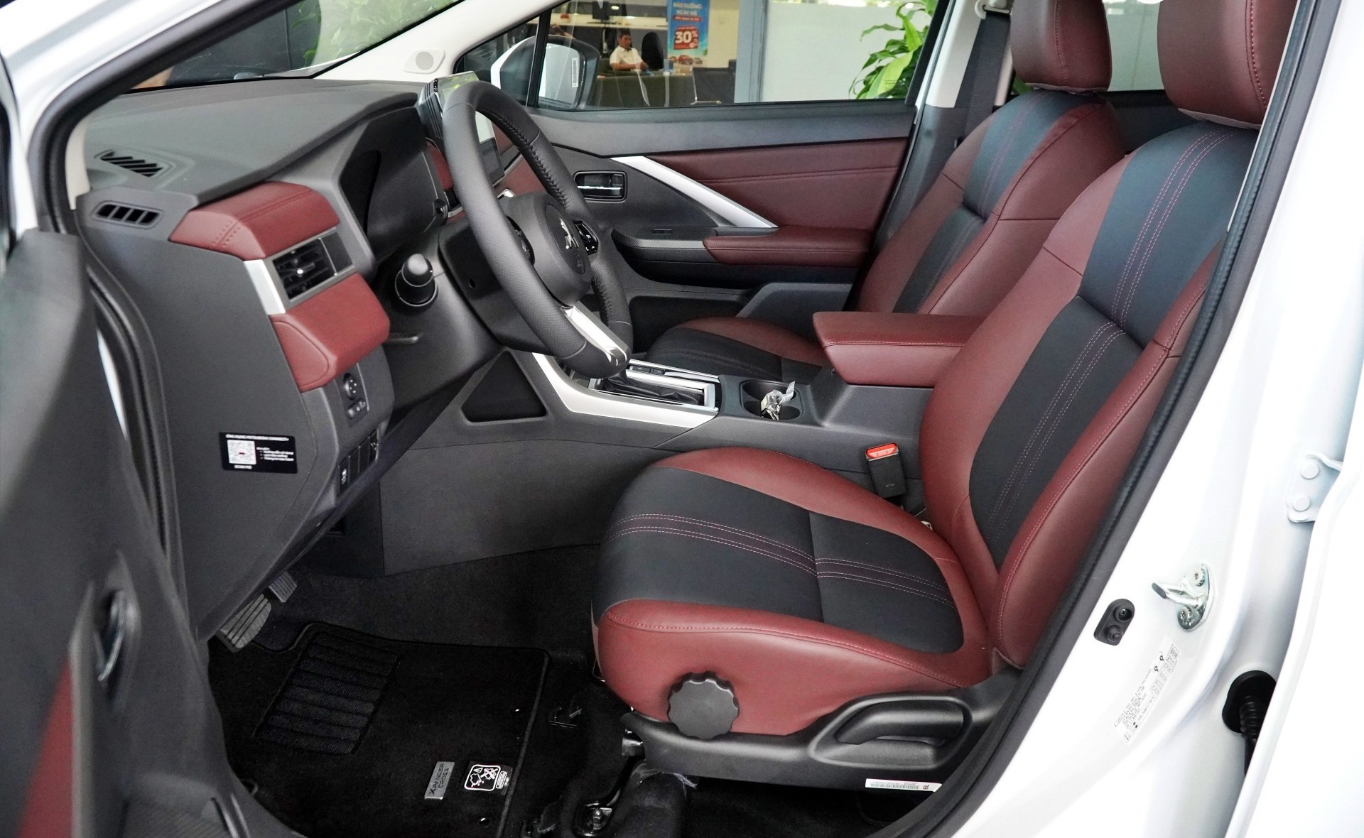 Chi tiết Mitsubishi Xpander Cross bản nâng cấp vừa ra mắt tại Việt Nam - 11