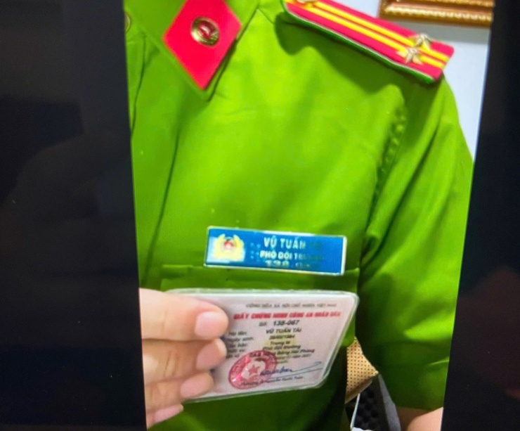 Các đối tượng gọi điện video đưa ra hình ảnh giả mạo để đe dọa nạn nhân.