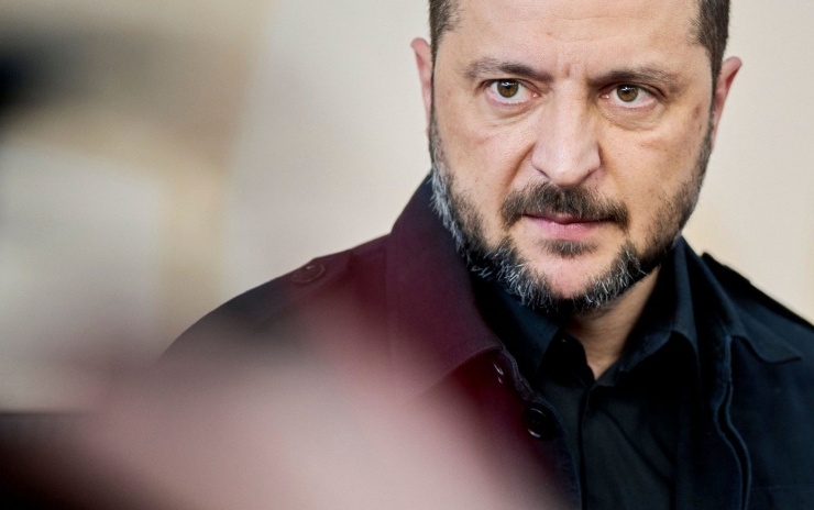 Ukraine lo nguồn cung vũ khí bị tạm dừng khi Chính phủ Mỹ đóng cửa - 1