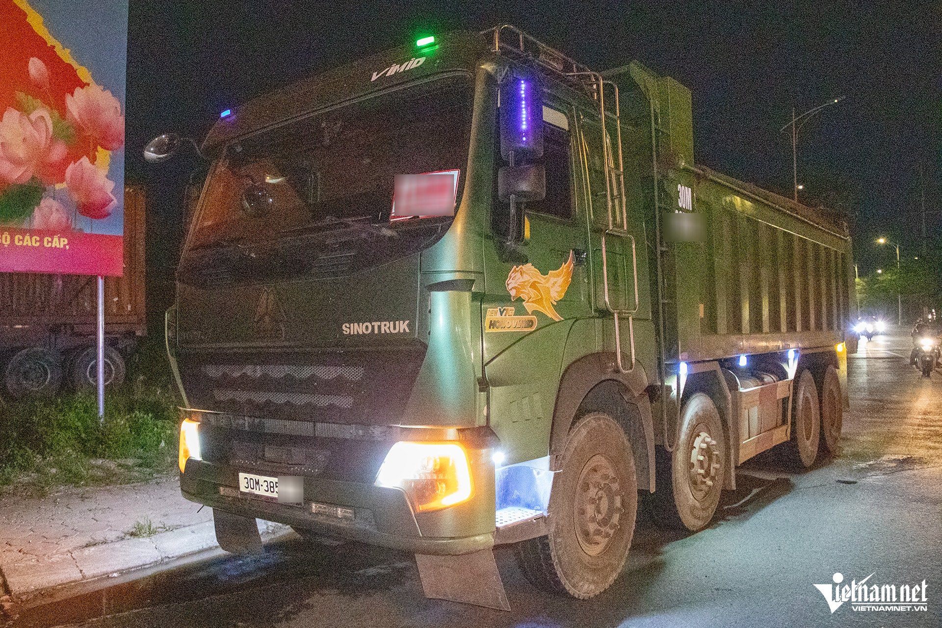 Nữ Trung tá CSGT chỉ huy bắt xe quá tải trong đêm, tài xế &#39;than&#39; muốn bỏ nghề - 4