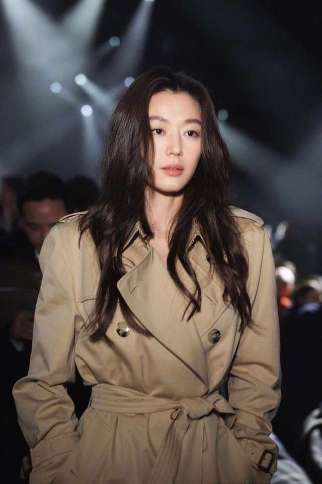 Jeon Ji Hyun, minh tinh hàng đầu Hàn Quốc, nổi tiếng với "Cô nàng ngổ ngáo", "Vì sao đưa anh tới", "Huyền thoại biển xanh". Ảnh: News1