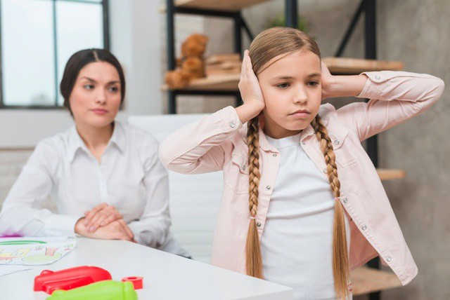 Khi thấy con có những biểu hiện ích kỷ và vô cảm: Hãy làm ngay 3 điều này trước khi quá muộn! - 1