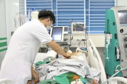 Người phụ nữ suy đa tạng, nguy kịch vì bệnh thường gặp mùa mưa lũ