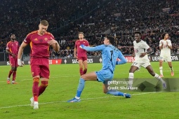 Bi hài Europa League: AS Roma đá hỏng phạt đền 3 lần liên tiếp, thảm họa chưa từng có