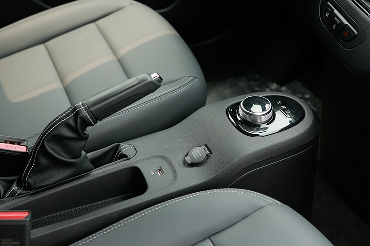 Giá xe VinFast VF 5 tháng 10/2025, lăn bánh 0% phí trước bạ - 12