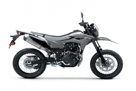 Ra mắt “cào cào” Kawasaki KLX230, bất chấp đường ngập nước