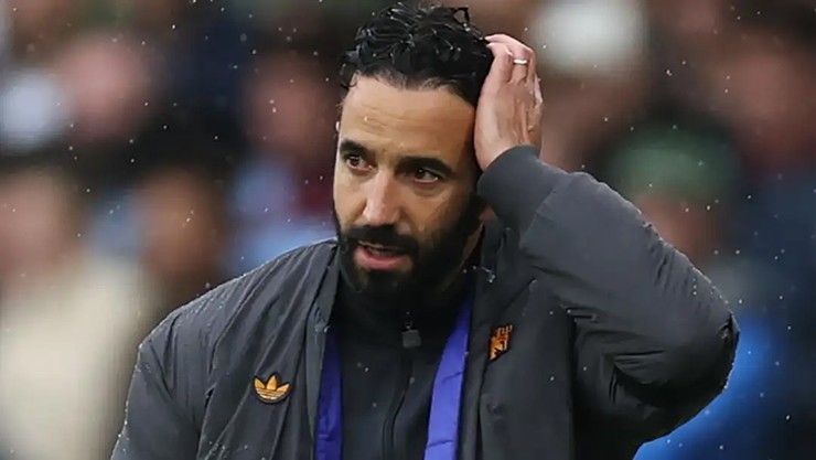 HLV đang tiến sát tới ngày rời khỏi MU bởi phong độ bết bát của "Quỷ đỏ"