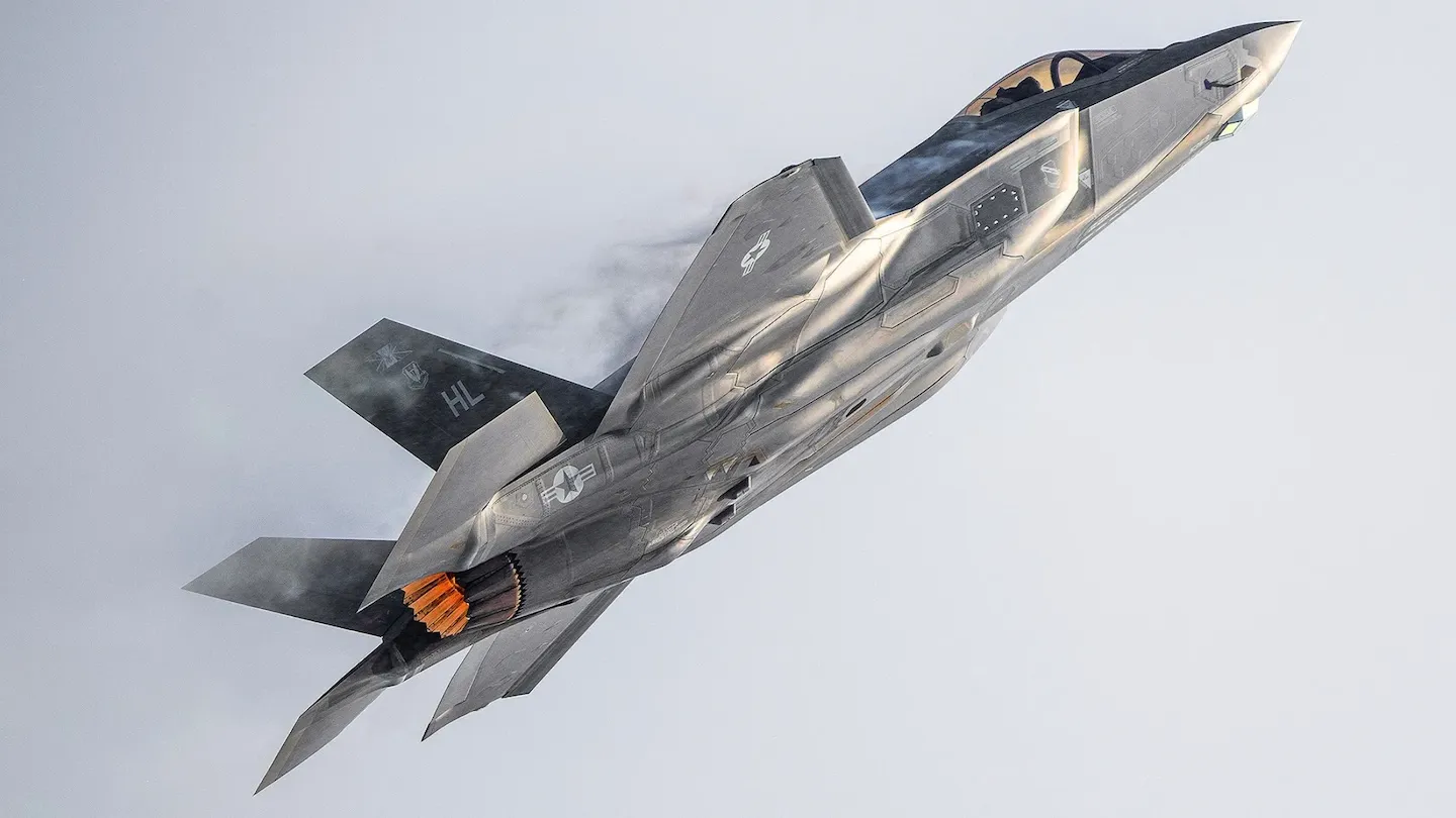 Chiến đấu cơ tàng hình F-35 của không quân Mỹ. Ảnh: The War Zone.