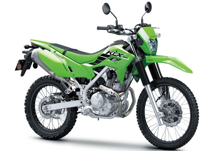 Ra mắt “cào cào” Kawasaki KLX230, bất chấp đường ngập nước - 1
