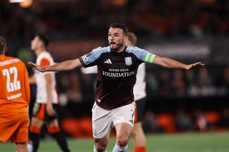 McGinn ấn định chiến thắng cho Aston Villa