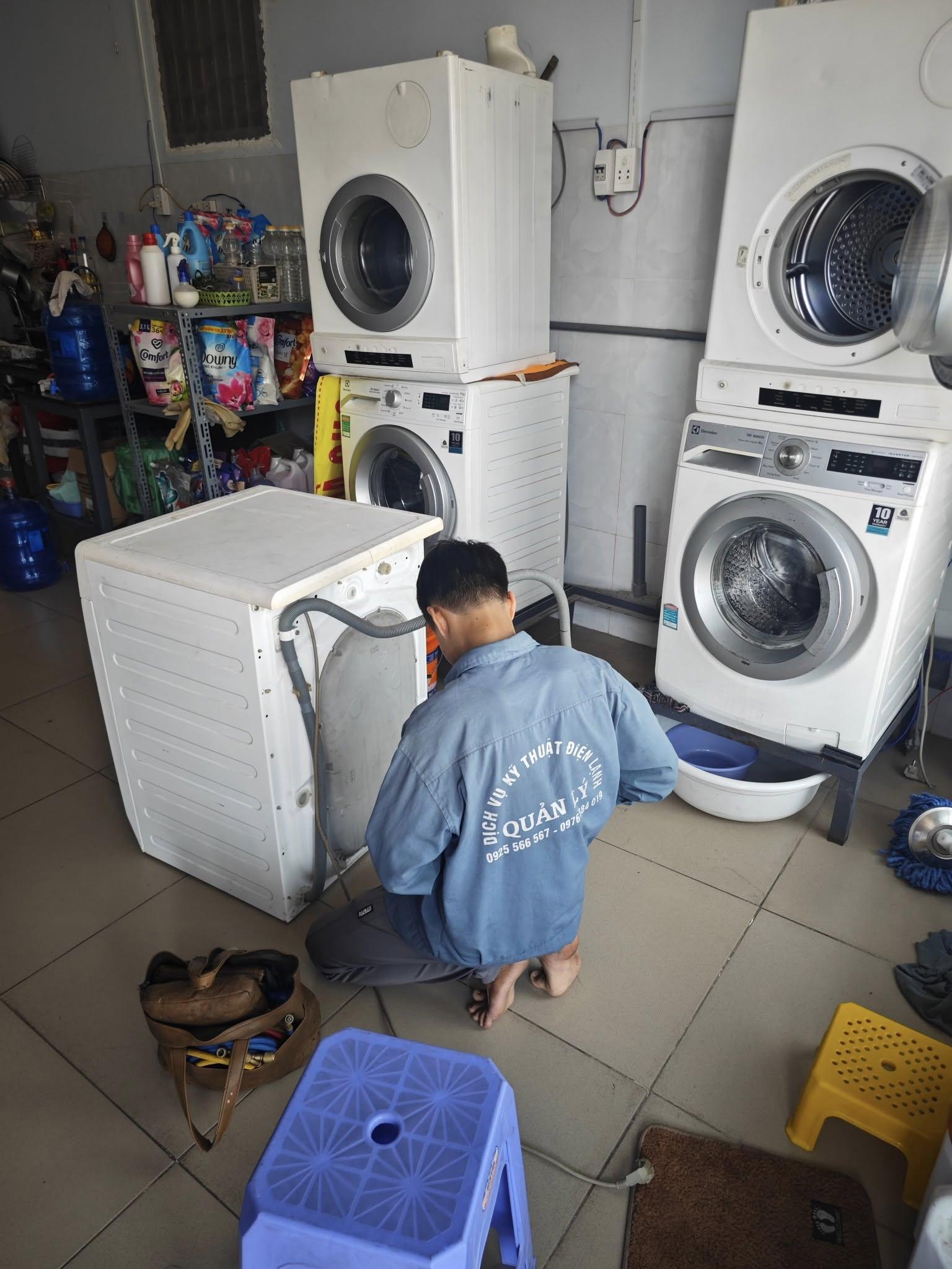 Liên hệ ngay đơn vị sửa chữa uy tín để tránh hư hỏng nghiêm trọng hơn.