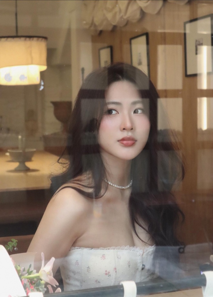 Mỗi lần xuất hiện, nữ diễn viên Minh Trang đều khiến người hâm mộ không khỏi xuýt xoa trước vẻ đẹp ngọt ngào, thanh khiết.