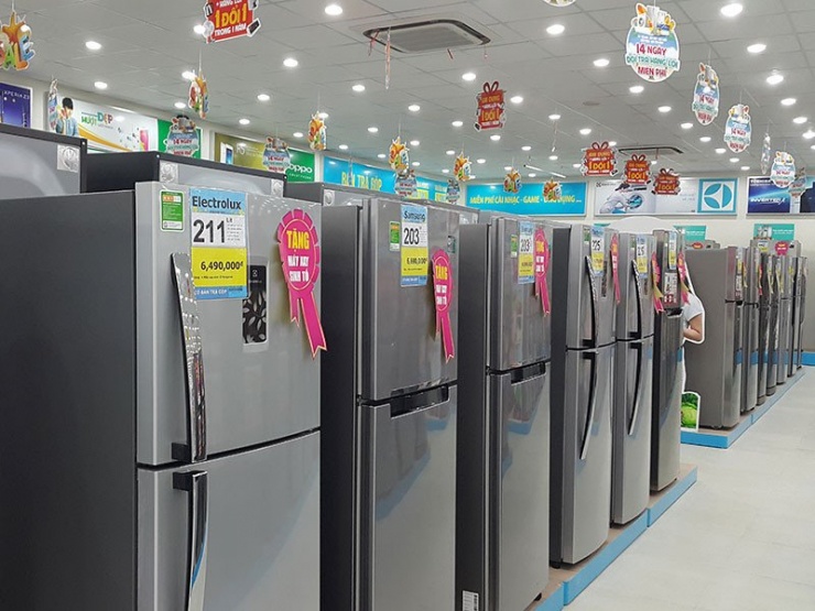 Nhiều mẫu tủ lạnh giảm giá mạnh. Ảnh: ĐMX