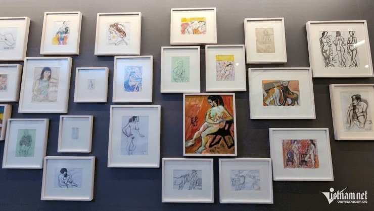 3/4 tác phẩm trong triển lãm là tranh nude.