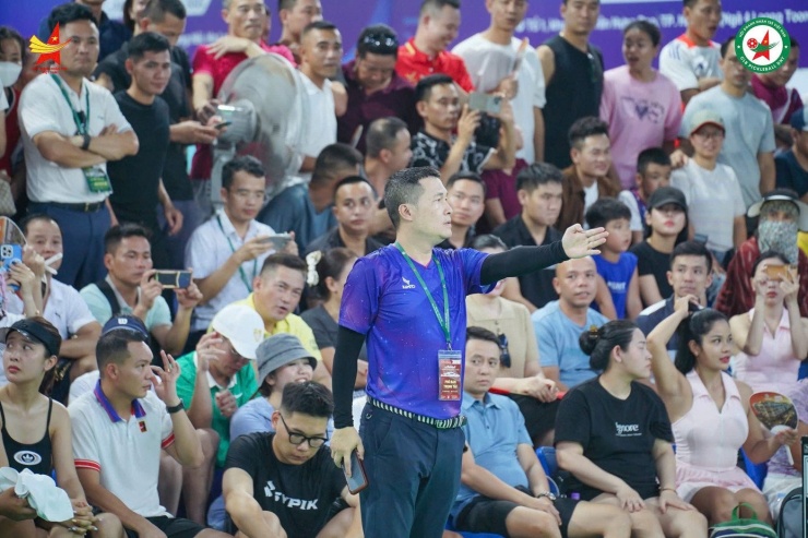 Trọng tài pickleball cấp quốc gia Lê Phi Hùng.