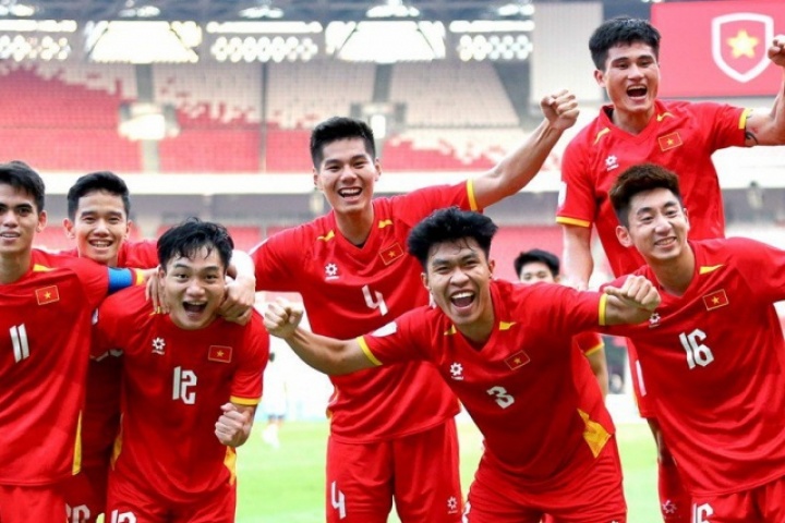 Thầy trò HLV Kim Sang-sik chạy đà SEA Games cho vòng chung kết châu Á