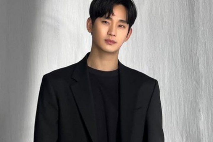 Lý do công bố 150 lá thư Kim Soo-hyun viết cho tình cũ lúc nhập ngũ