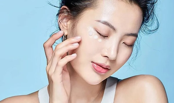 Vì sao chăm chỉ thoa kem mắt quanh năm suốt tháng nhưng mắt vẫn 