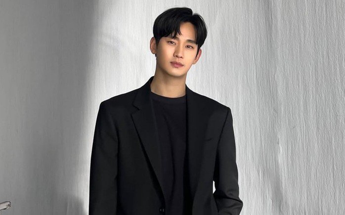 Nam diễn viên Kim Soo-hyun