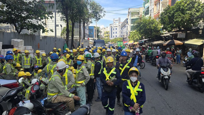 Hàng trăm công nhân được lệnh sơ tán khẩn cấp khỏi công trường