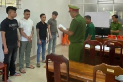 An ninh - Xã hội - Mâu thuẫn khi mời bia, thanh niên rủ người mang kiếm Nhật, dao đến tấn công bạn nhậu