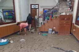 Giải trí - Cận cảnh nhà Hoa hậu Nông Thúy Hằng ở Tuyên Quang tan hoang sau lũ quét