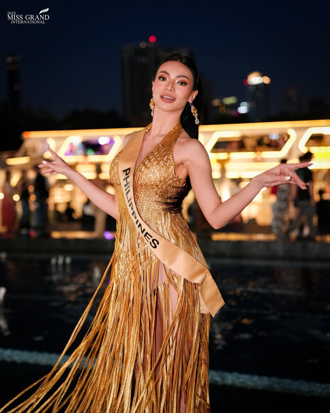 Thí sinh Hoa hậu Hòa bình quyến rũ - 4