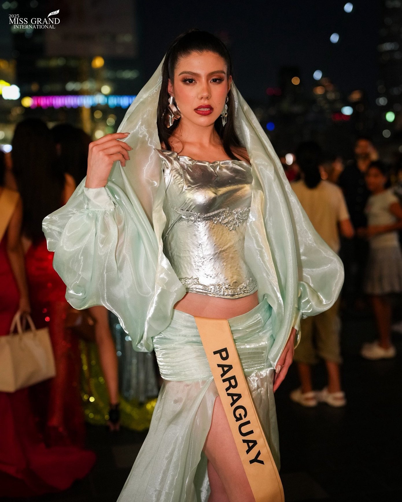 Thí sinh Hoa hậu Hòa bình quyến rũ - 9
