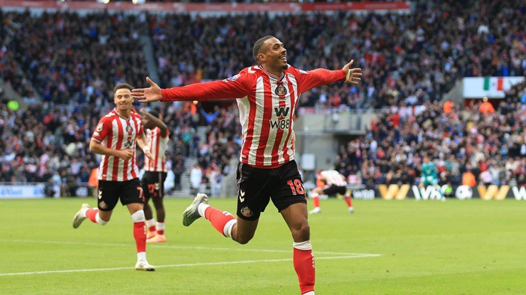 Tân binh Sunderland đang gây ấn tượng từ đầu mùa