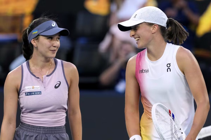  Eva Lys (bên trái) và Iga Swiatek (bên phải) lên tiếng sau khi phải nhận những lời độc hại
