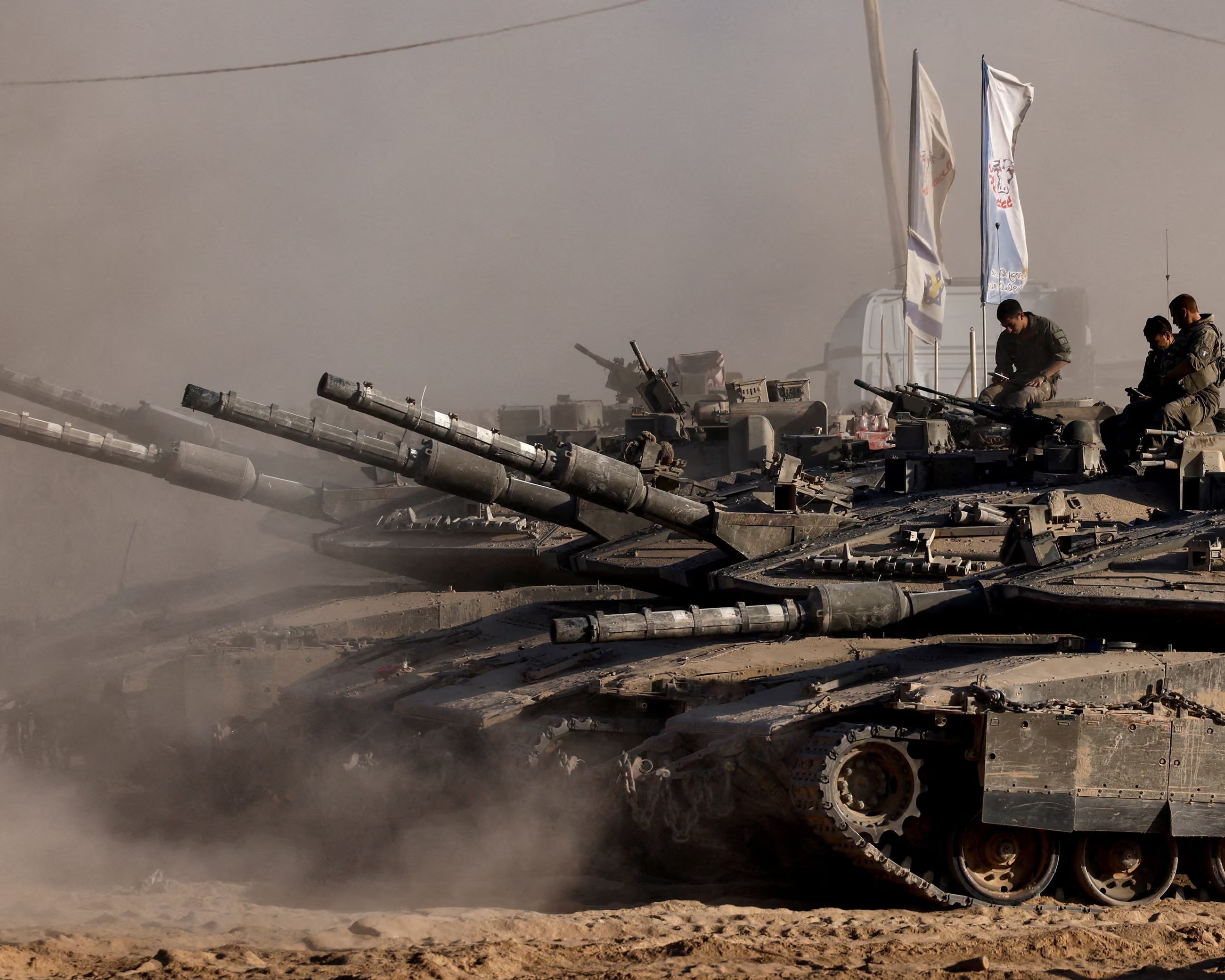 Xe tăng Israel tham gia chiến dịch quân sự ở Dải Gaza (ảnh: Reuters)