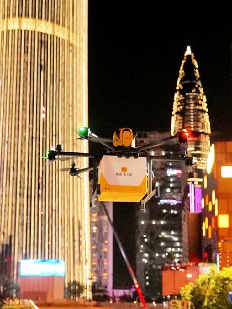 Đặt đồ ăn đêm, nhận hàng trên trời từ… drone - 3