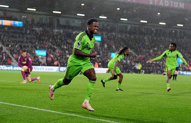 Sessegnon mở điểm cho Fulham