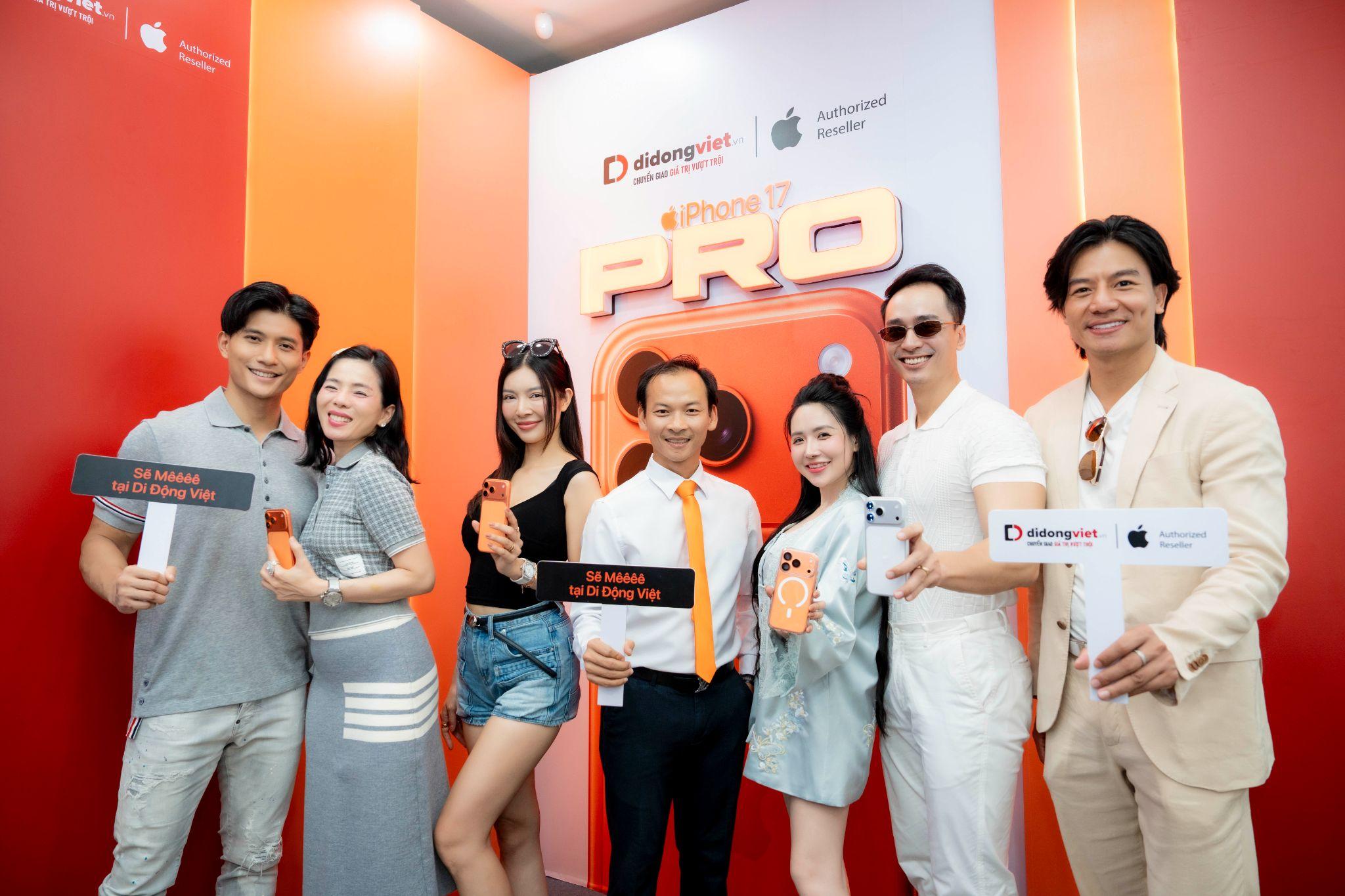 Đông đảo nghệ sĩ/ KOLs chọn Di Động Việt để lên đời iPhone 17 Pro Max.