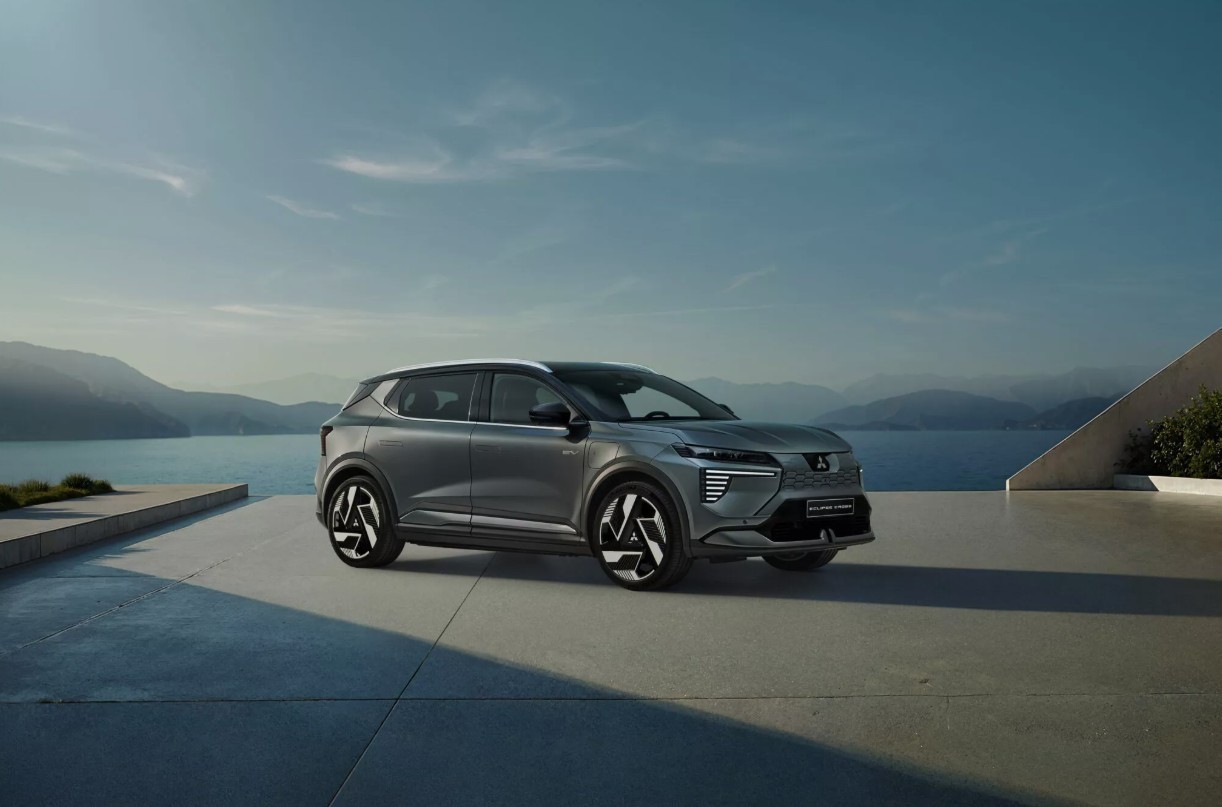 Xem trước mẫu xe điện Mitsubishi Eclipse Cross EV sắp ra mắt tại châu Âu - 1
