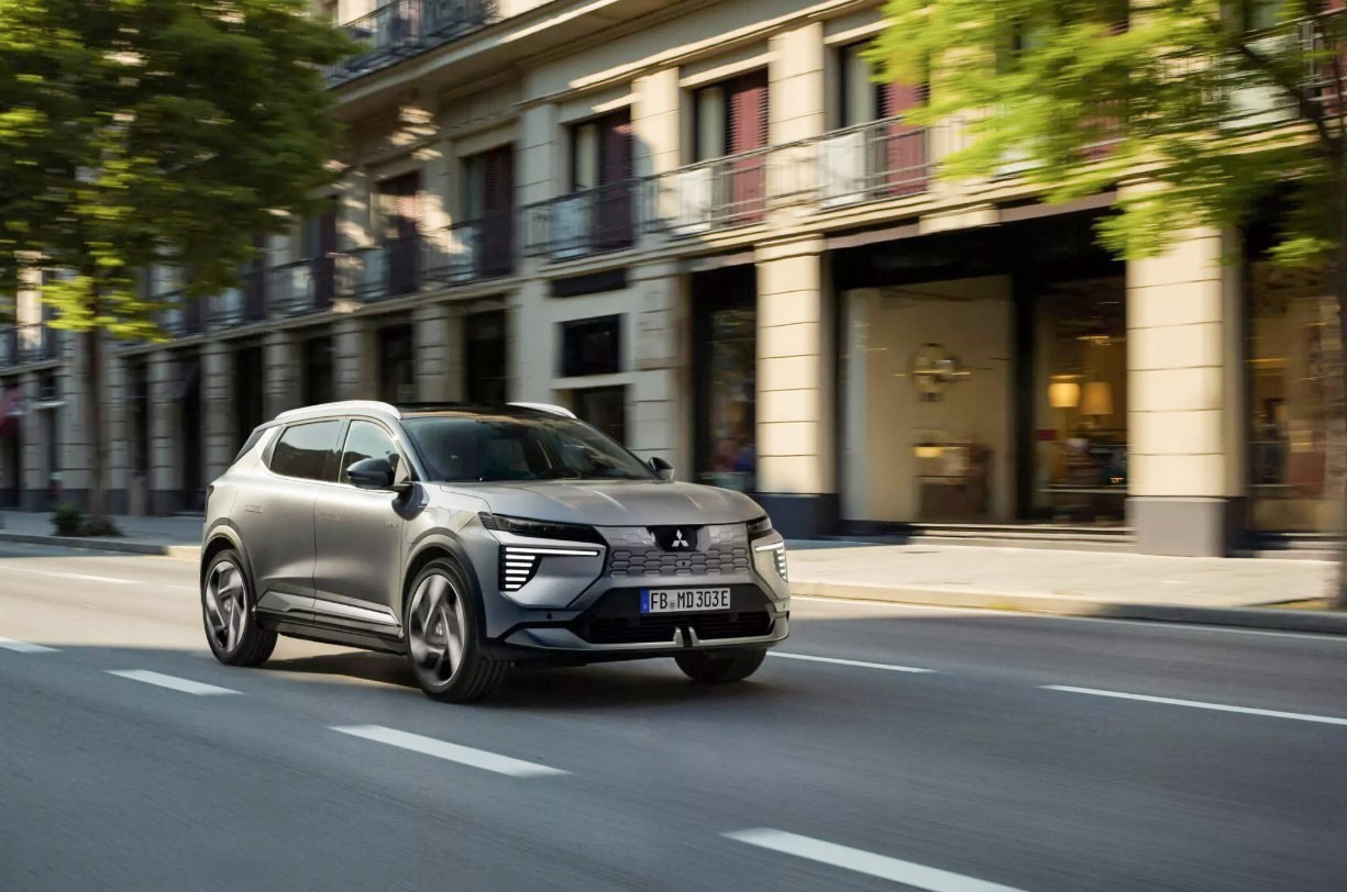 Xem trước mẫu xe điện Mitsubishi Eclipse Cross EV sắp ra mắt tại châu Âu - 5