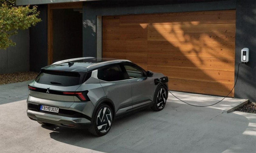 Xem trước mẫu xe điện Mitsubishi Eclipse Cross EV sắp ra mắt tại châu Âu - 4