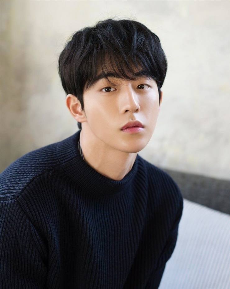 Vì sao nhiều chàng trai ít chăm sóc dưỡng da nhưng vẫn có làn da khỏe đẹp? - 1