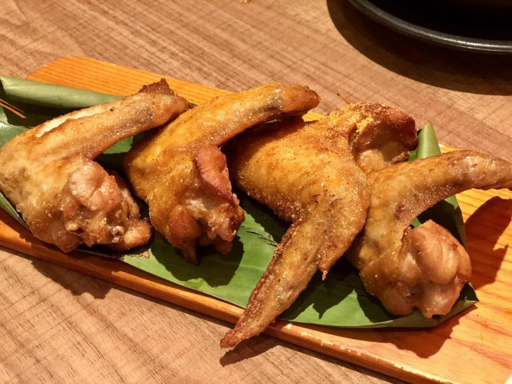 Cánh gà chứa nhiều mỡ, không nên ăn nhiều. Ảnh minh họa: Ban Mai