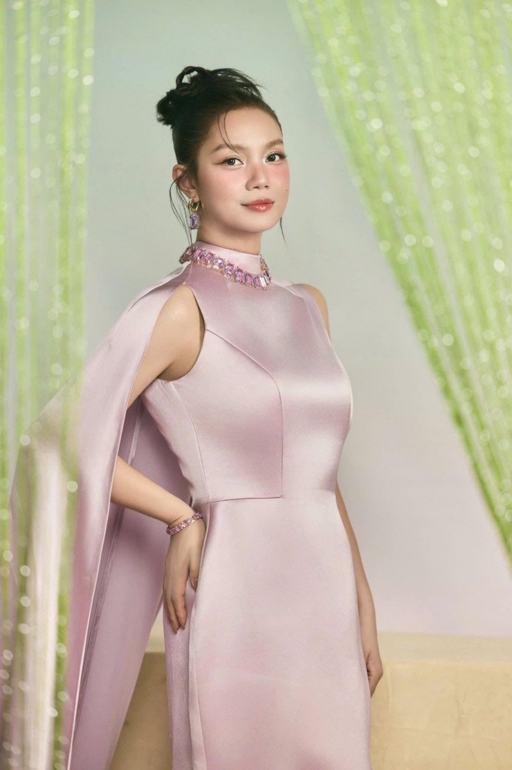 Ca sĩ Nguyễn Ngọc Anh được khen nhuận sắc trong bộ ảnh mới.&nbsp;