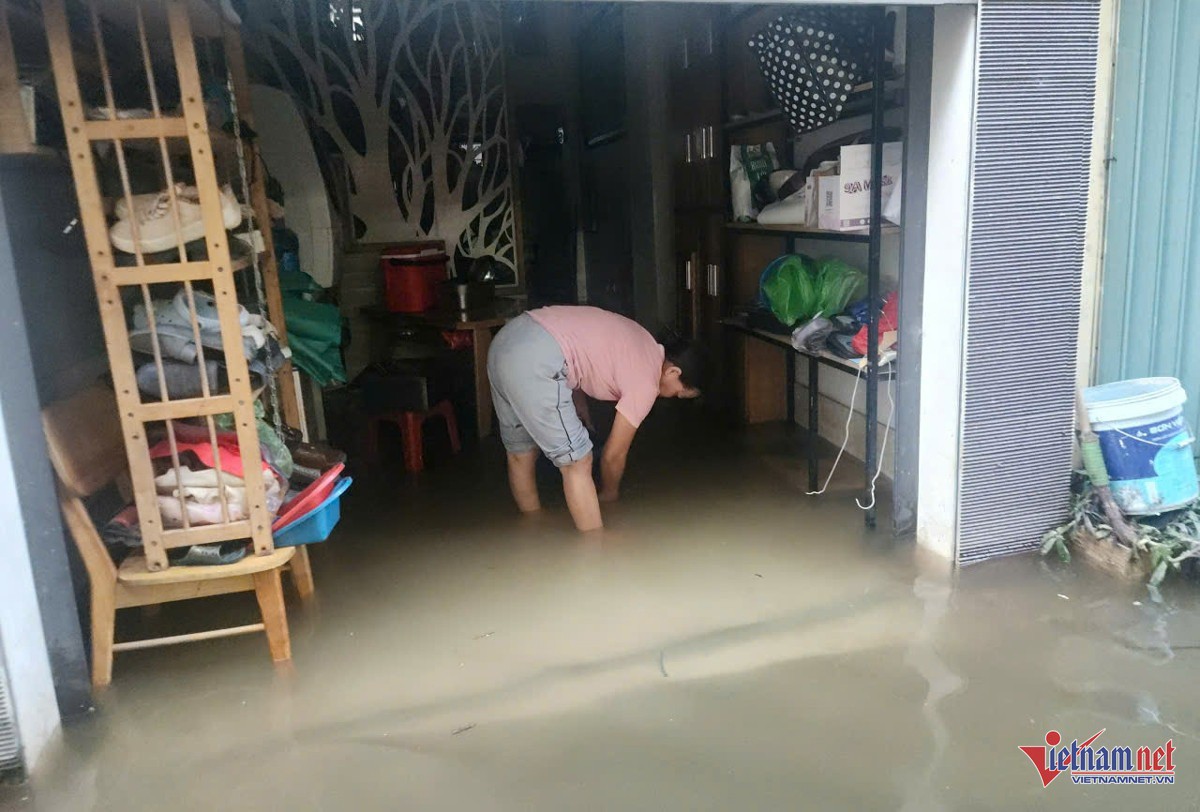 Khu dân cư &#39;ra ngõ nước ngập ngang người&#39; ở Hà Nội, phường xin đắp đê - 12