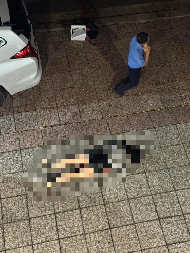 Cô gái tử vong sau khi bị tấn công, ảnh người dân gần hiện trường ghi lại