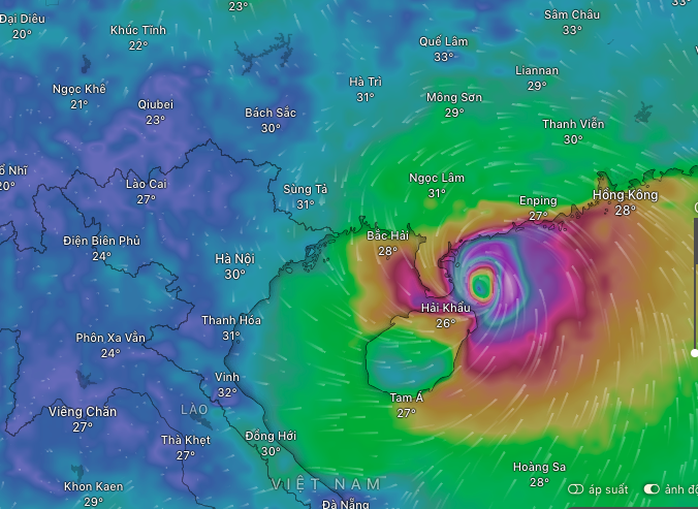 Bão số 11 Matmo áp sát, hàng loạt địa phương vào vùng nguy hiểm - 1