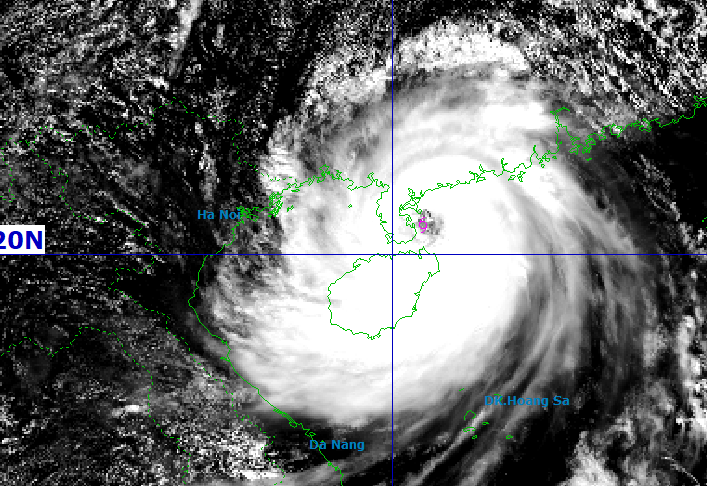 Bão số 11 mạnh lên, nâng mức cảnh báo gió trên đất liền - 1