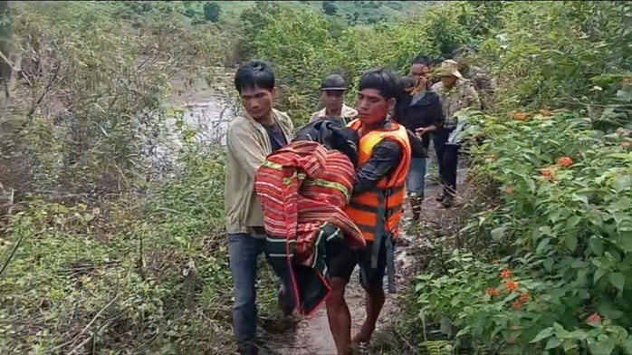 Thi thể cháu S.H được tìm thấy sau 2 ngày bị nước cuốn mất tích