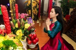NSND Trịnh Kim Chi dùng 360 triệu tiền cúng Tổ giúp bà con vùng lũ lụt