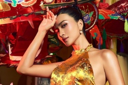 Kim Tuyến khoe vẻ gợi cảm với áo lụa cổ yếm