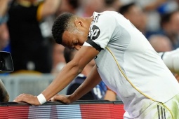 Tin mới nhất bóng đá tối 5/10: Real Madrid báo tin mừng về chấn thương của Mbappe