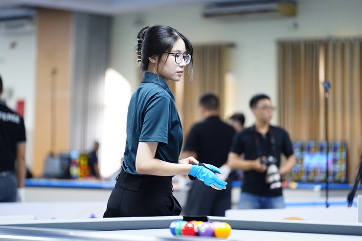 Hot girl làng pool Trần Ngọc Thảo Nguyên có một giải đấu đáng nhớ khi lọt vào top 16 sau nhiều chiến thắng kịch tính.