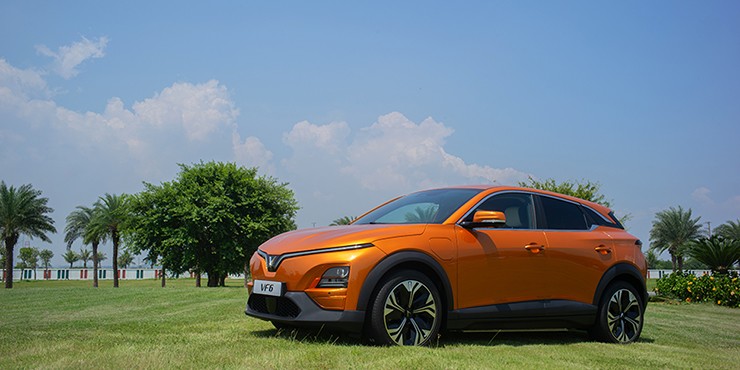 Giá xe điện VinFast VF 6 niêm yết và lăn bánh tháng 10/2025 - 2